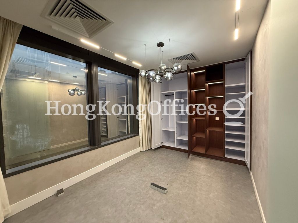 Queen's Road Central, 9