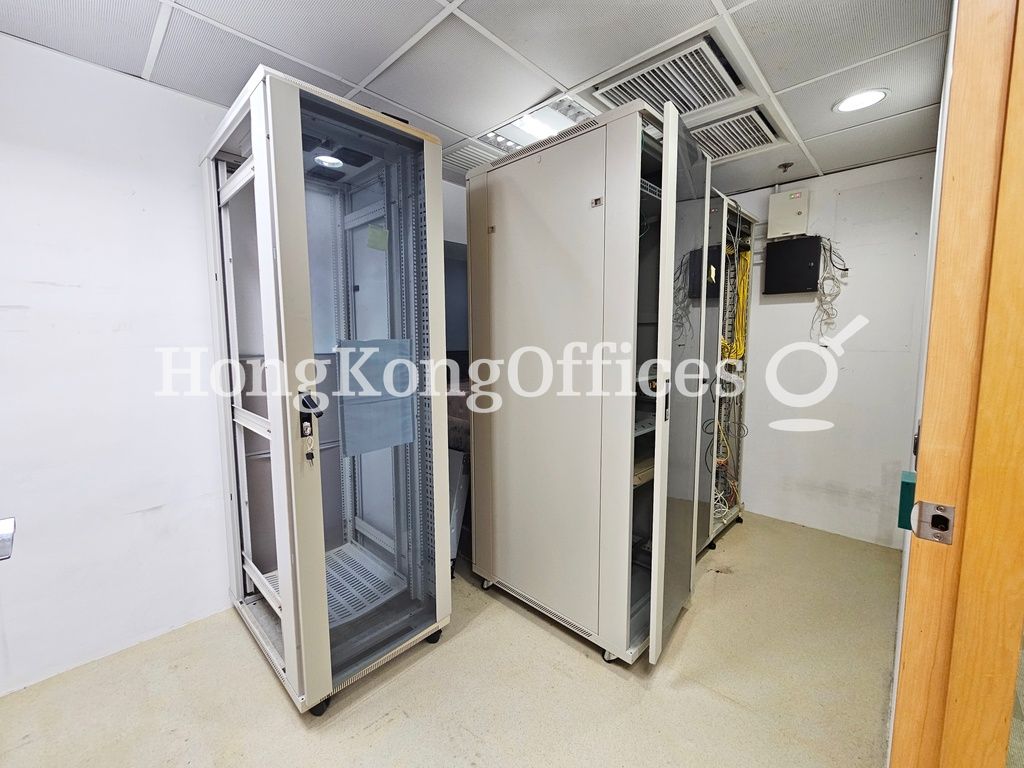 Lee & Man Commercial Center