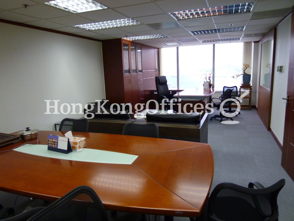 會展廣場辦公大樓