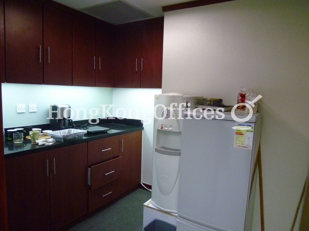 會展廣場辦公大樓