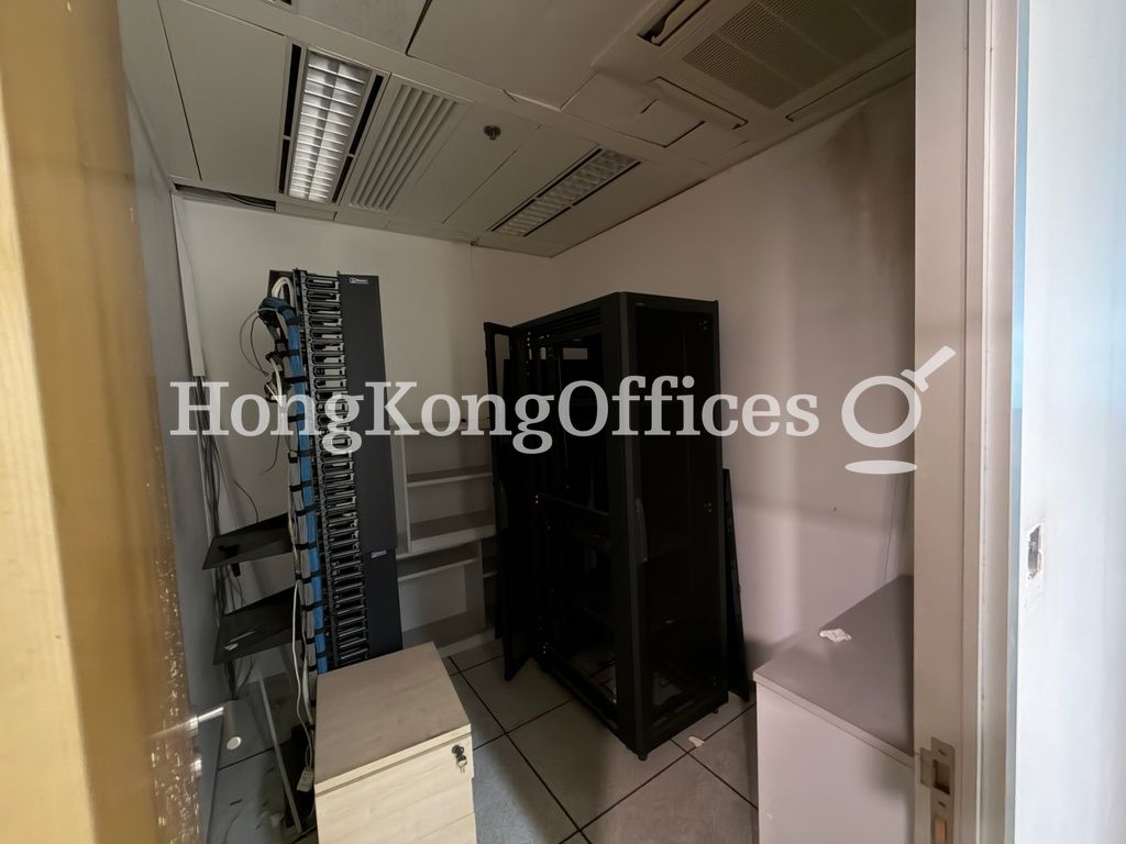 Queen's Road Central, 8