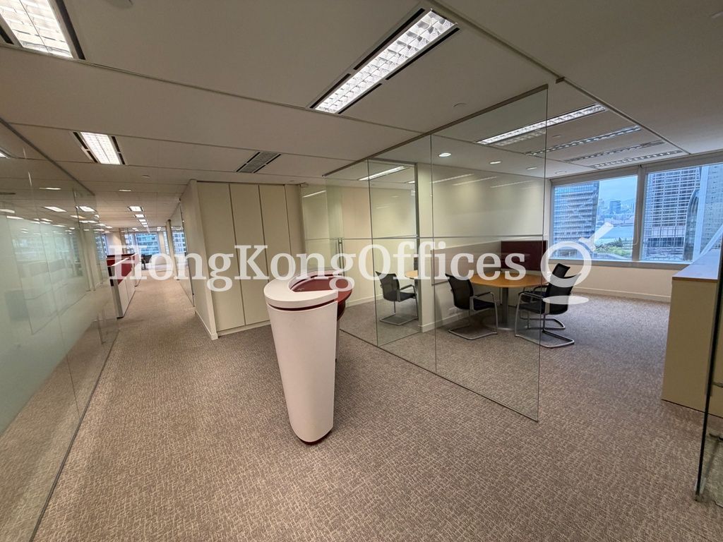 花園道三號- 冠君大廈