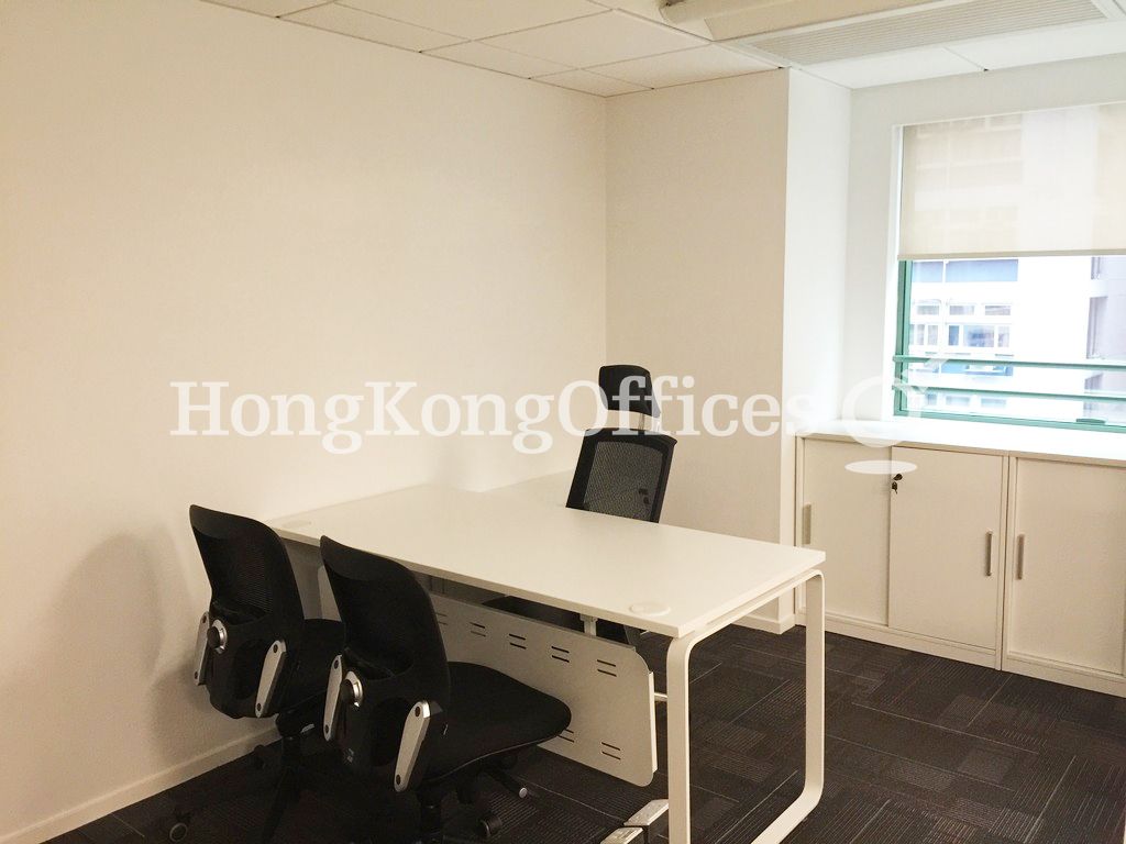 华创大厦 (OfficePlus @Wan Chai)