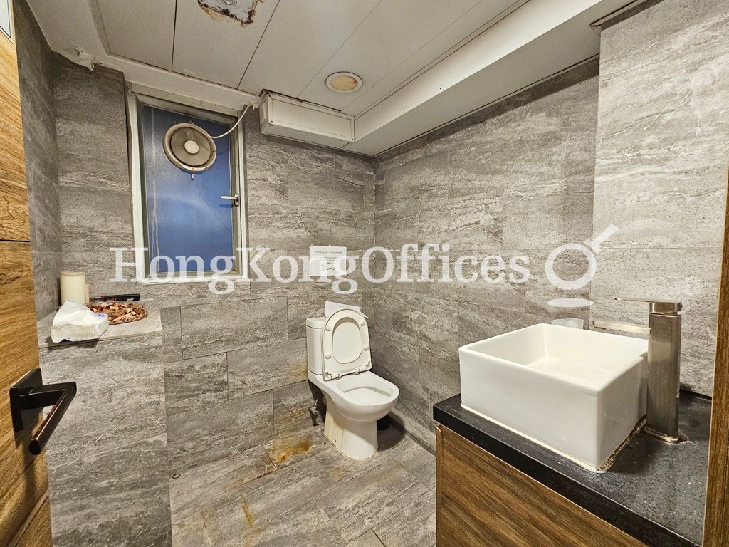 Washroom 1