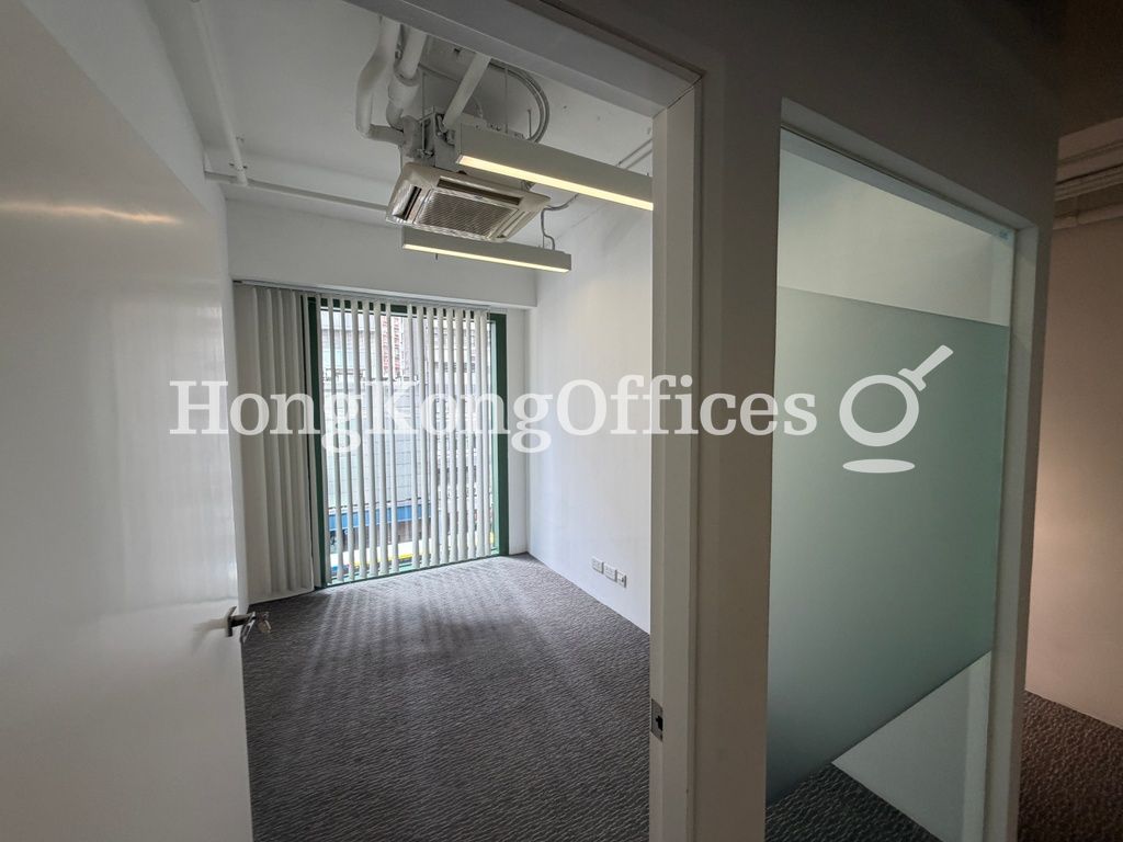 華創大廈 (OfficePlus @Wan Chai)