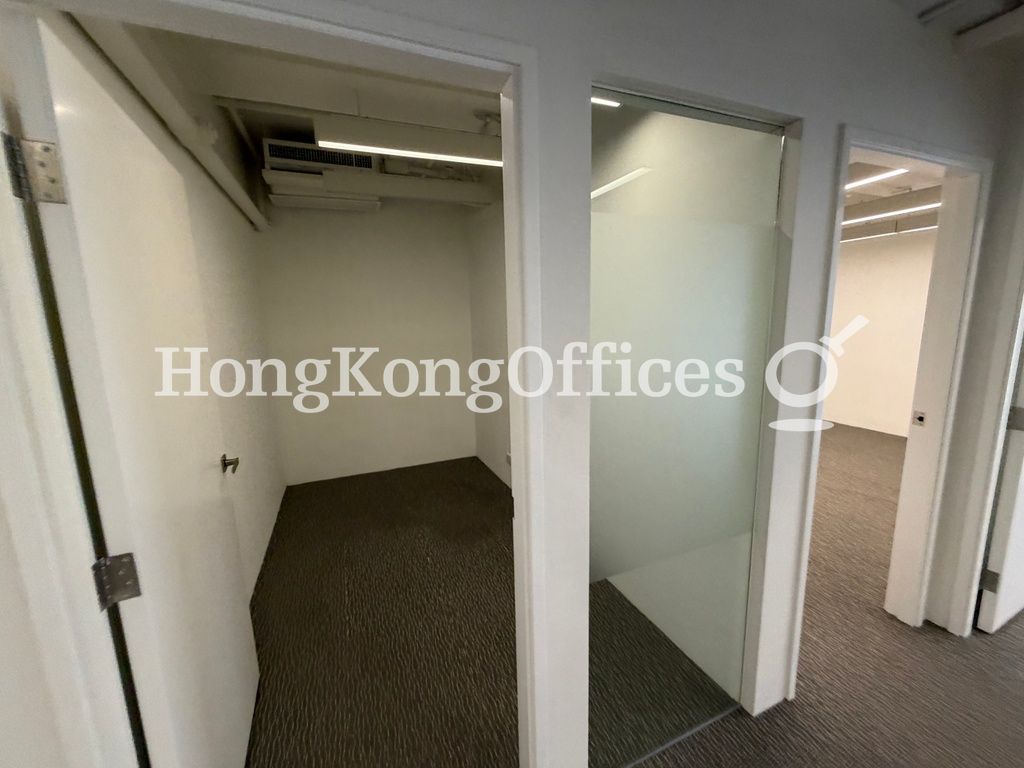 華創大廈 (OfficePlus @Wan Chai)