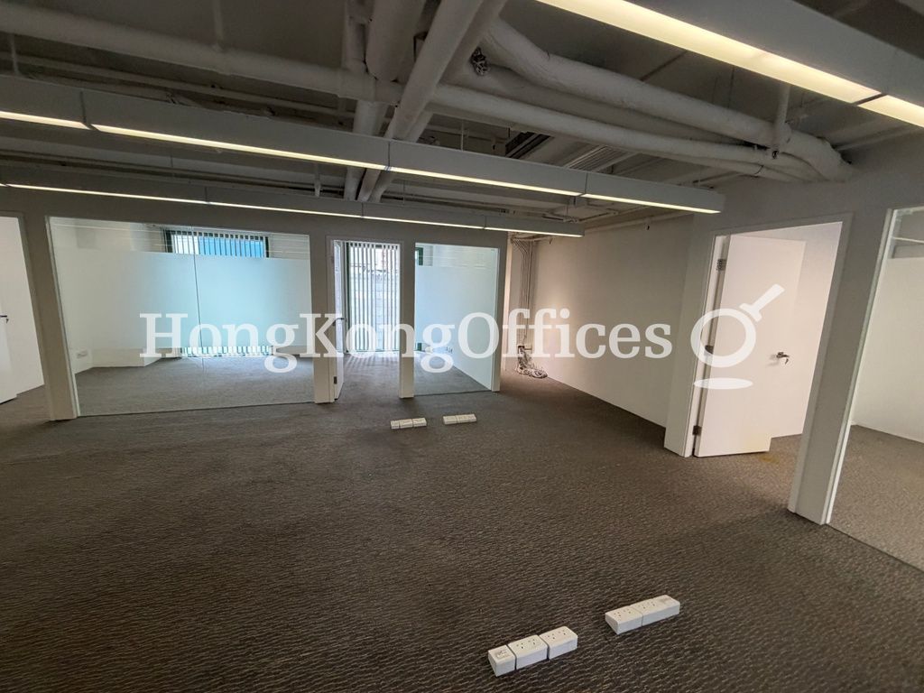 華創大廈 (OfficePlus @Wan Chai)