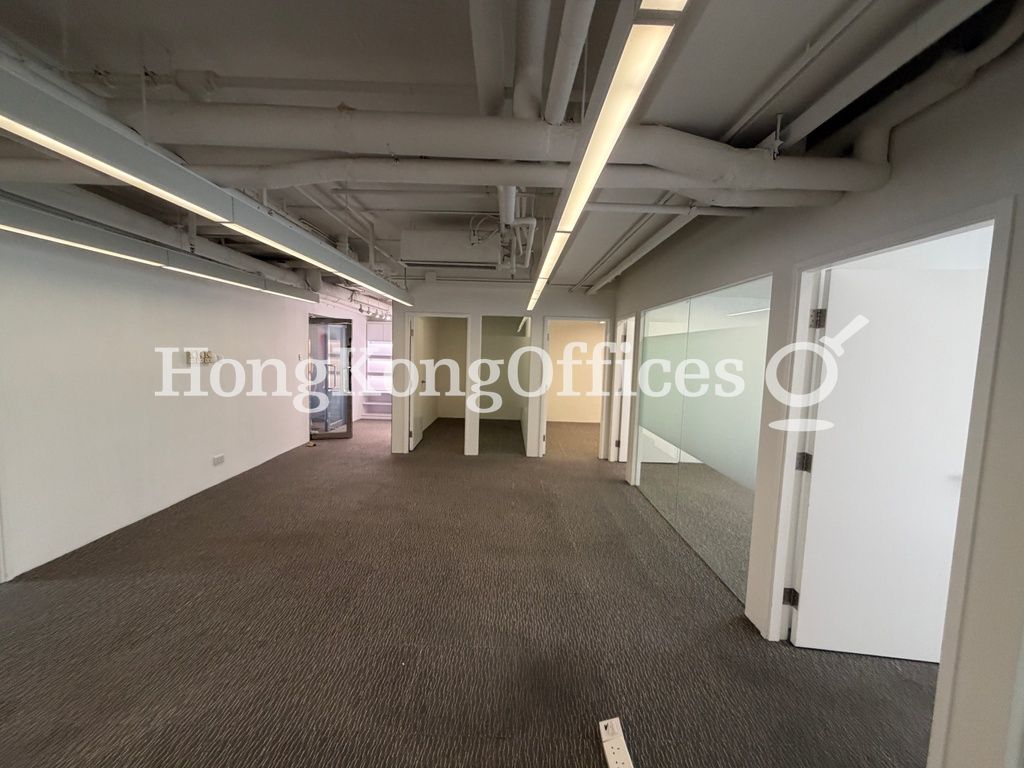 華創大廈 (OfficePlus @Wan Chai)