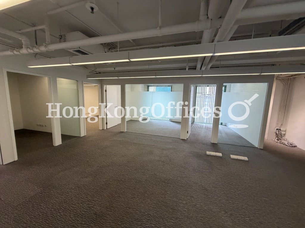 華創大廈 (OfficePlus @Wan Chai)