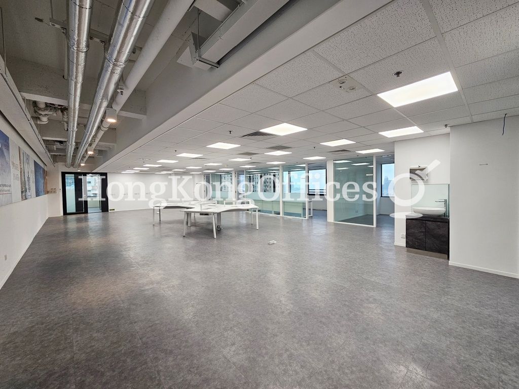 Lee & Man Commercial Center