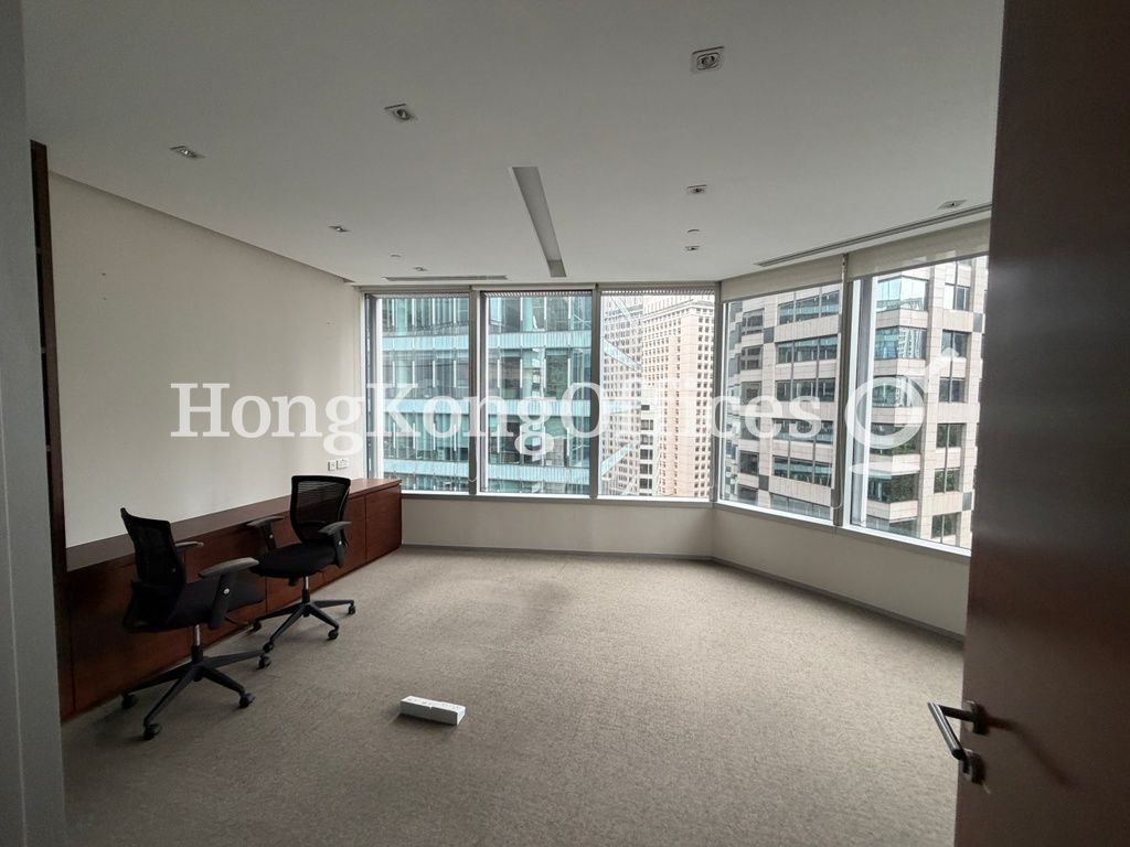 Queen's Road Central, 8