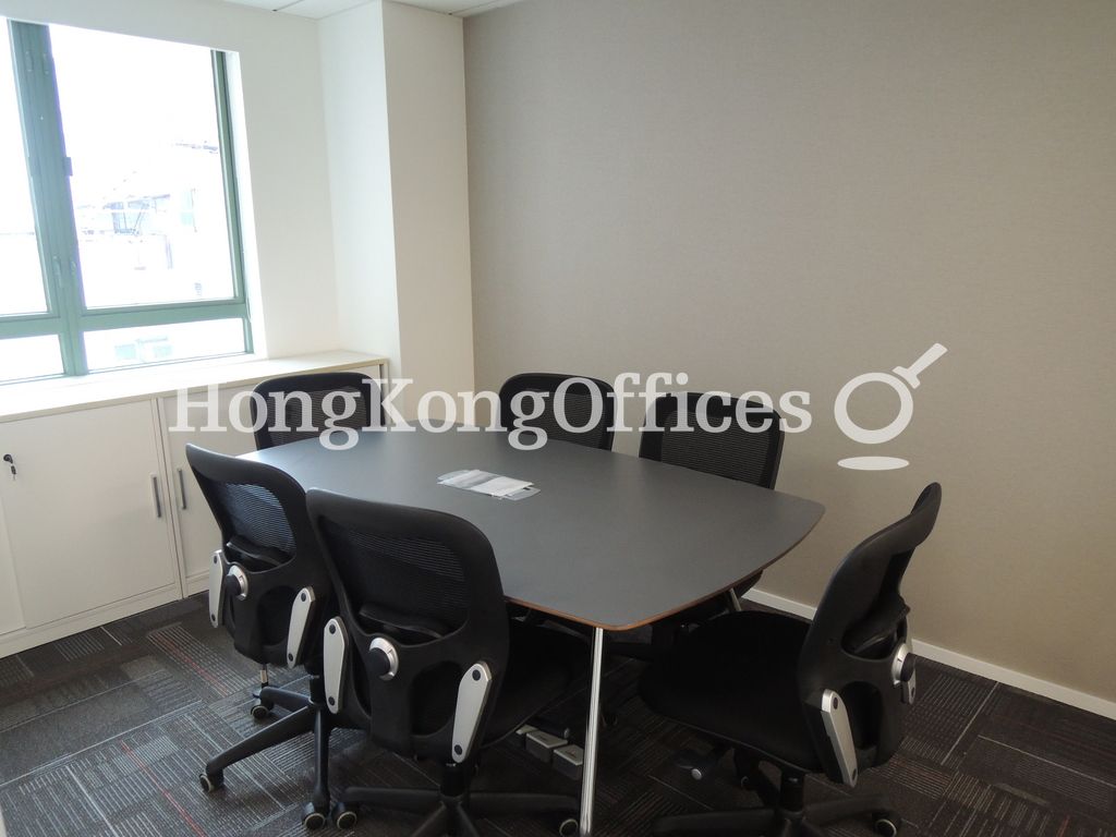 华创大厦 (OfficePlus @Wan Chai)