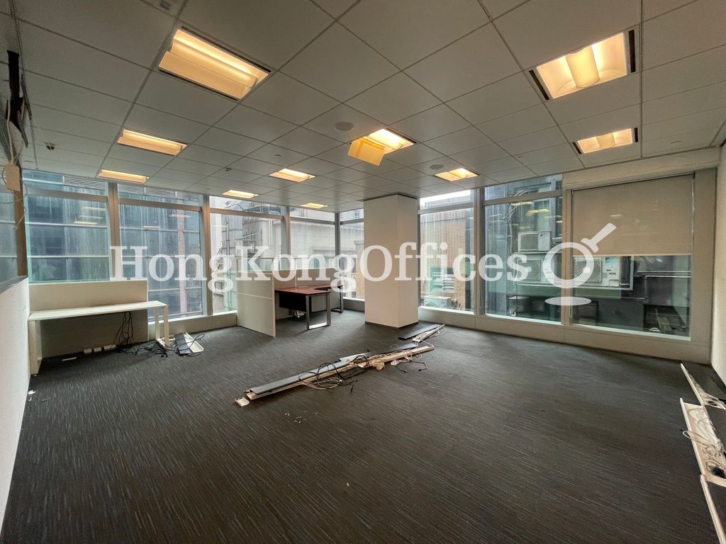 Des Voeux Road Central, 33