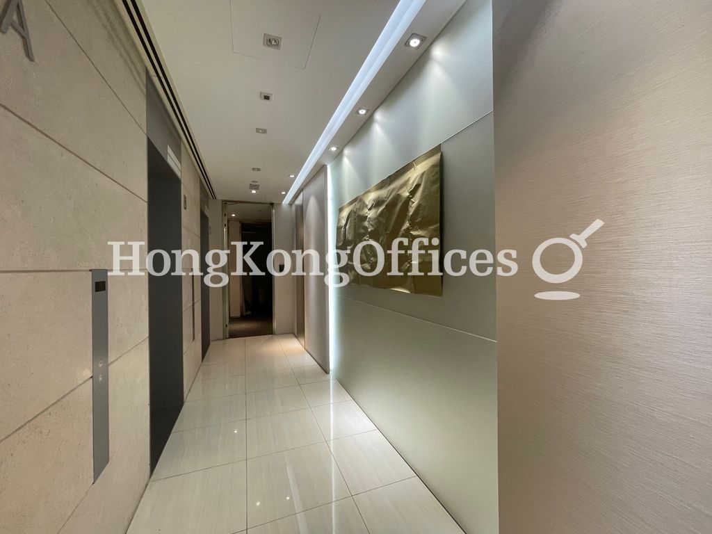 Des Voeux Road Central, 33