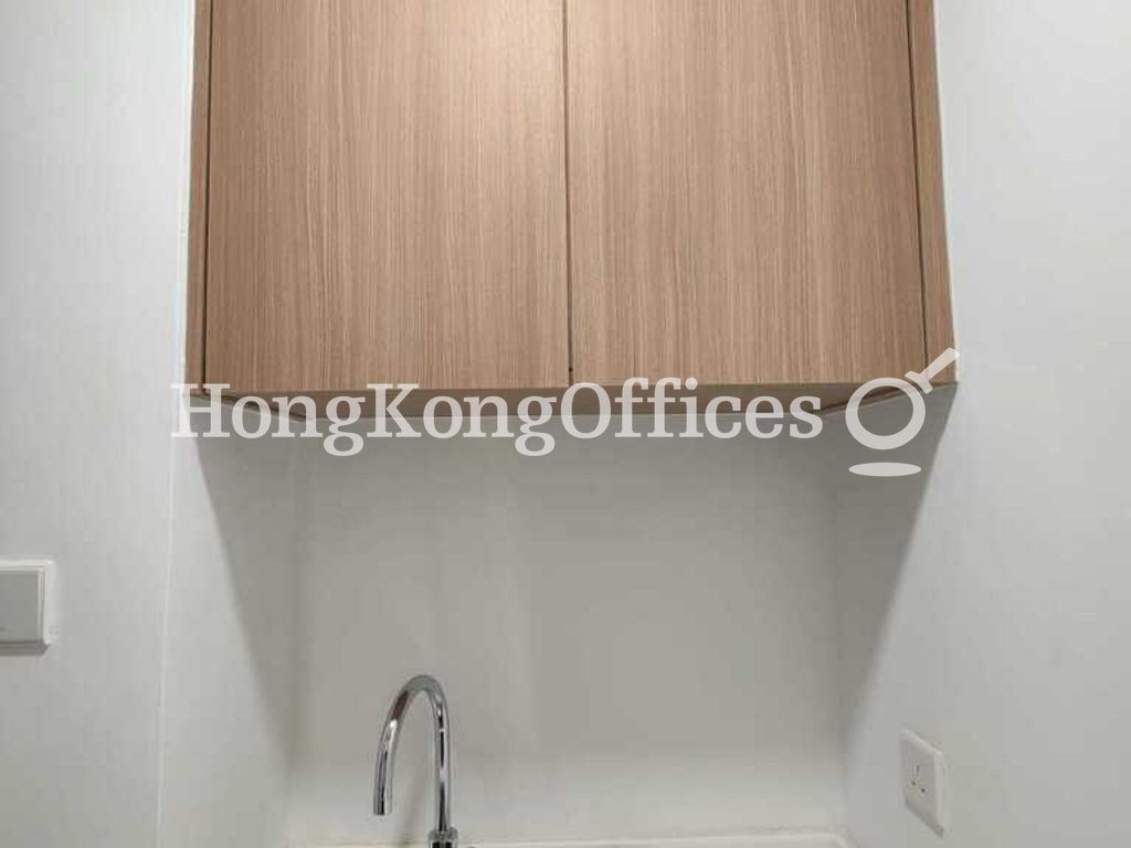 Des Voeux Road West, 9