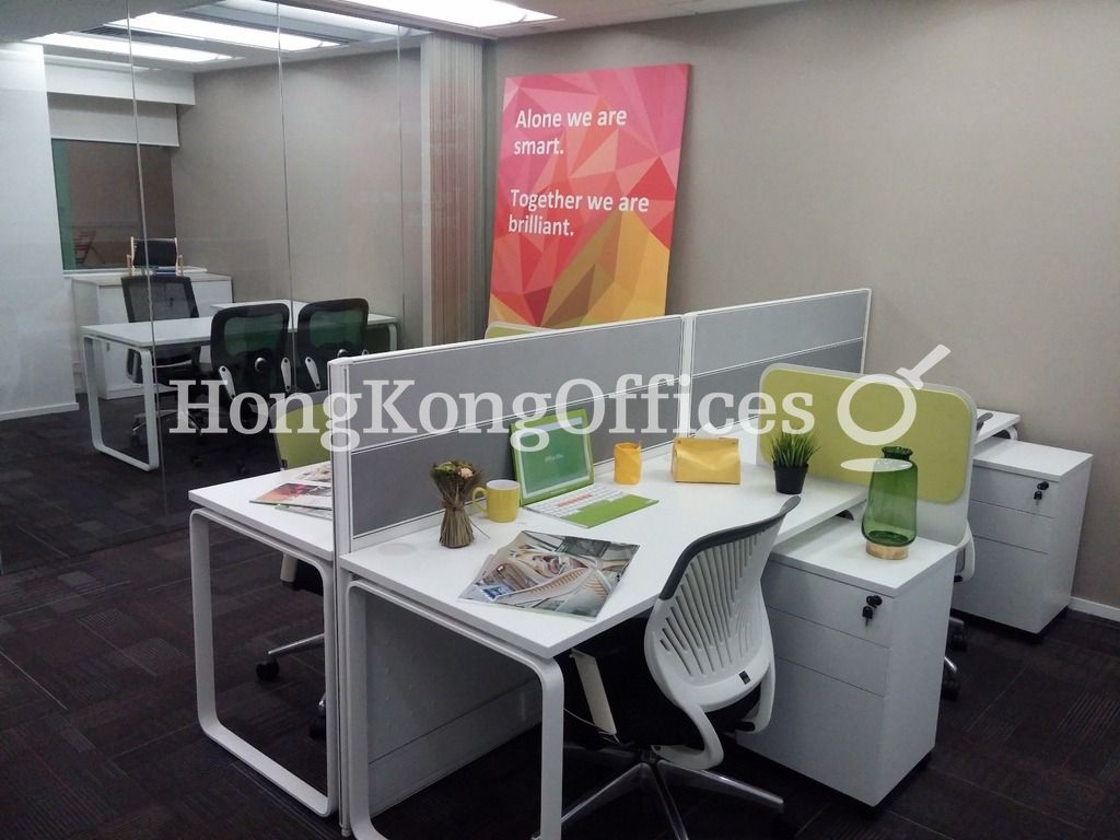 华创大厦 (OfficePlus @Wan Chai)