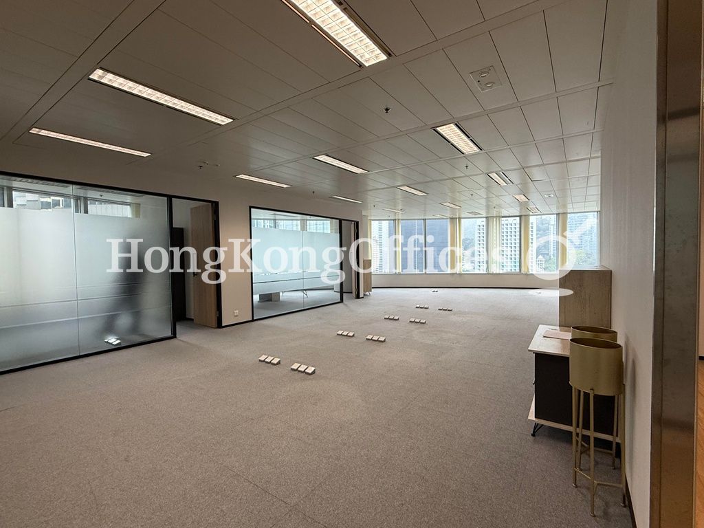 Queen's Road Central, 8