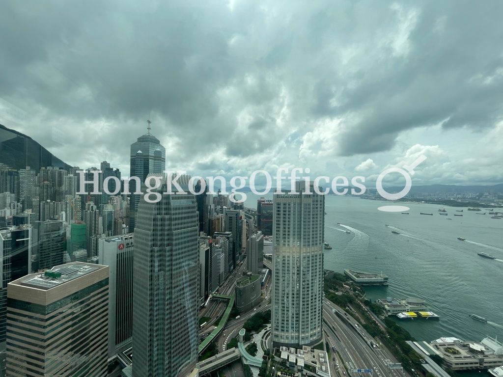 國際金融中心2座