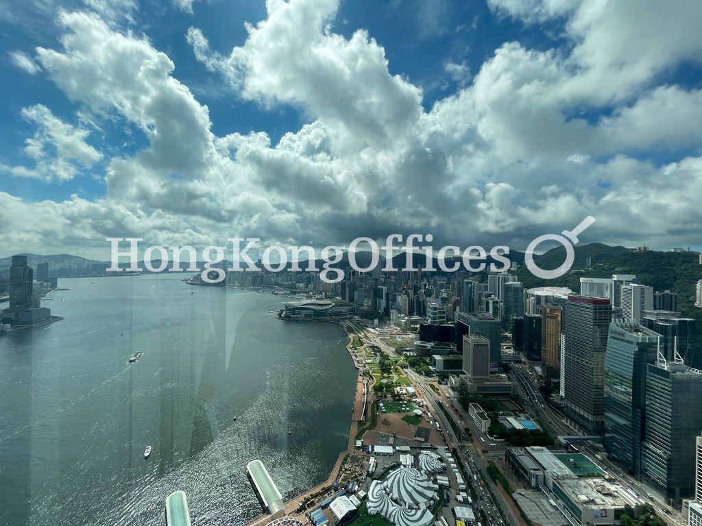 國際金融中心2座