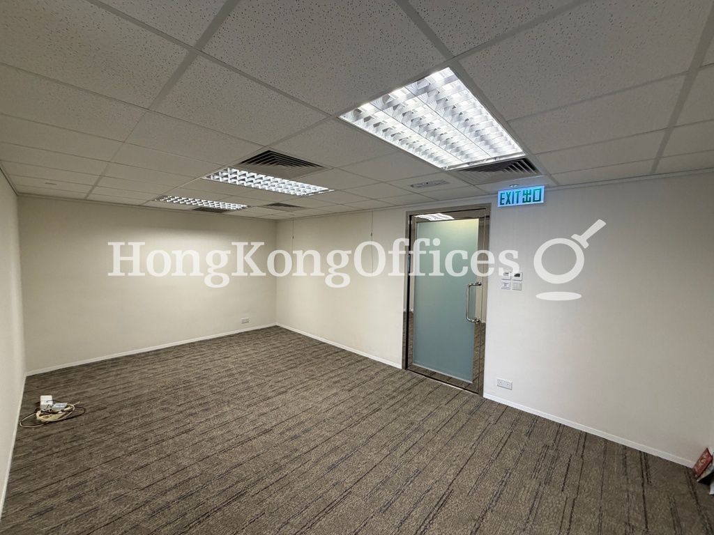 Shun Tak Centre - China Merchants Tower