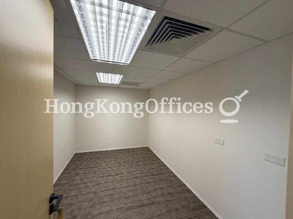 Shun Tak Centre - China Merchants Tower